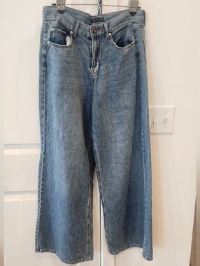 Sincerely Jules Wide-Leg Jeans in Medium Blue Wash